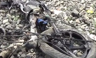 Terobos Rel, Ibu & Anak Tewas Tertabrak Kereta