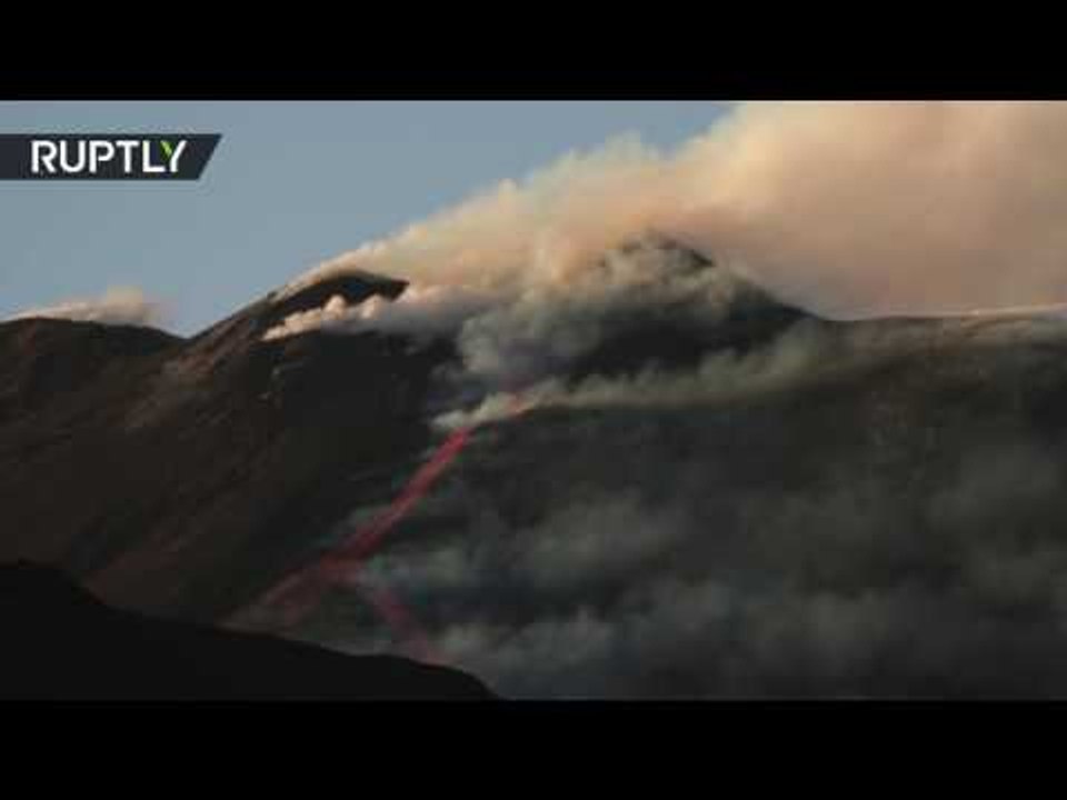 Erupting Etna: Europe’s most active volcano continues to spew lava & smoke