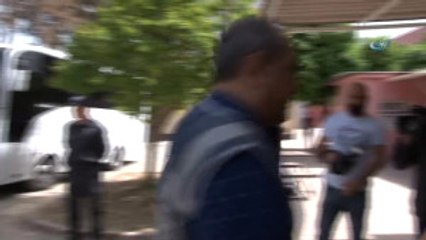 Adana'da Otomobilin Silahla Taranması Olayına İlişkin 14 Kişi Adliyeye Sevk Edildi