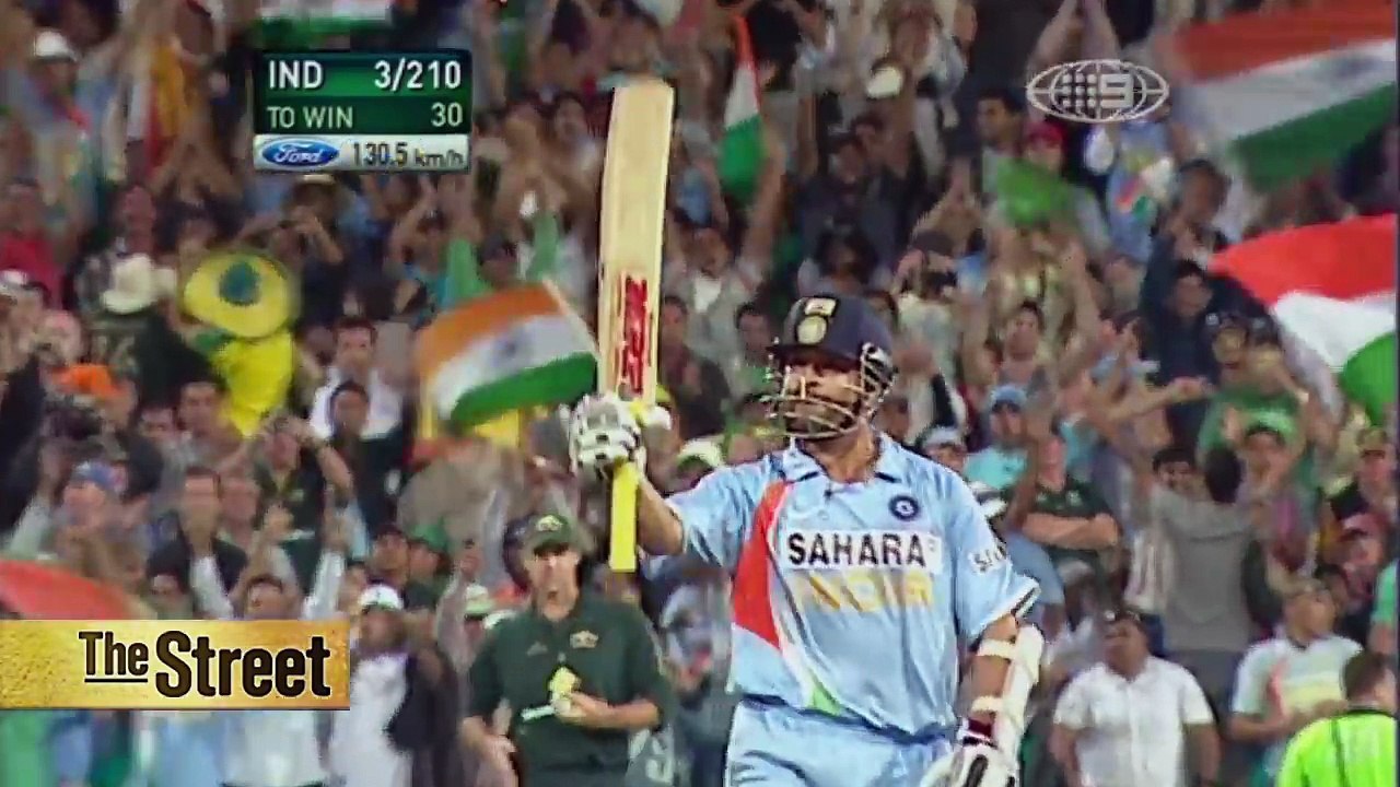 How to hold a cricket bat, by Sachin Tendulkar​ the God of Cricket.