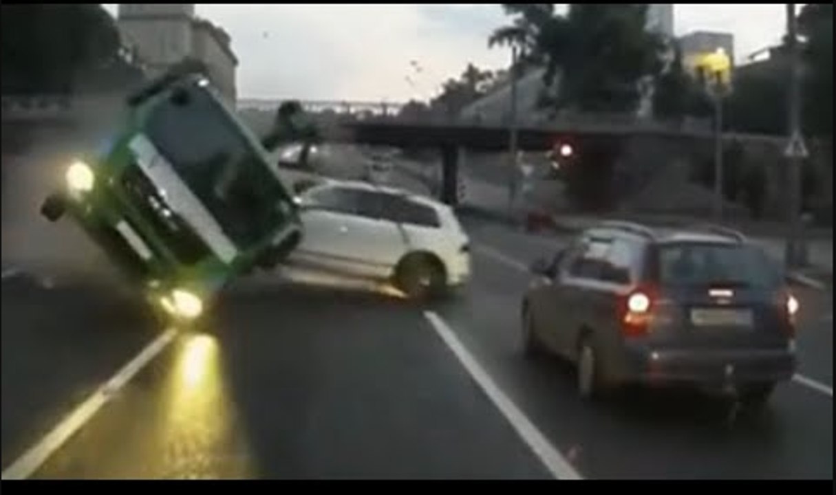 Truck Accidents Compilation September 2014