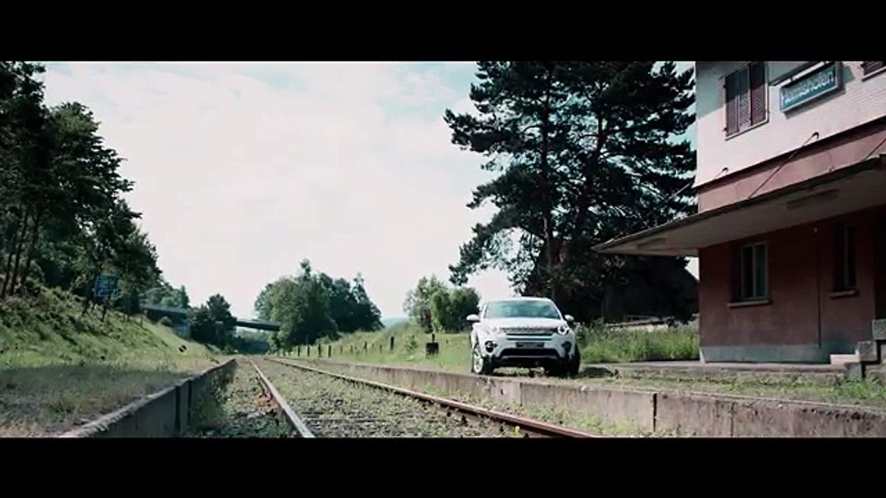 Land Rover Discovery Train Experiment