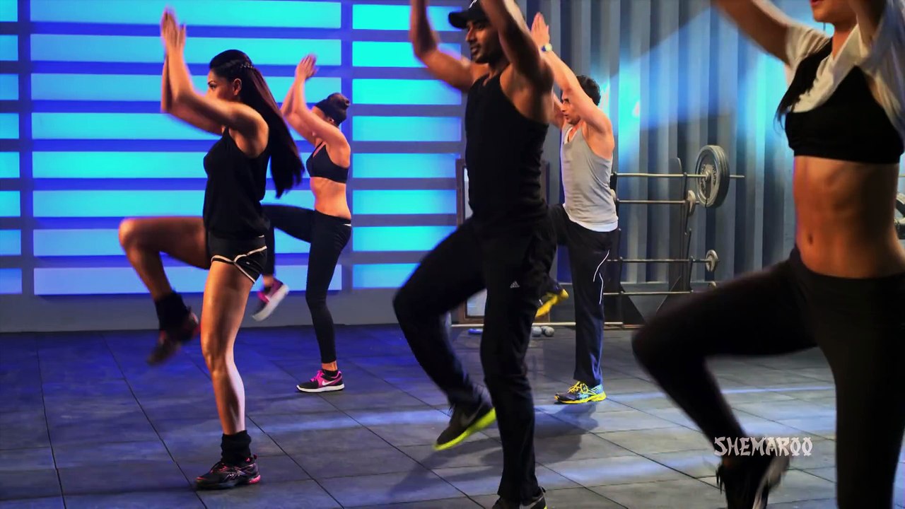 30 Min Fat Burning Cardio Workout - Bipasha Basu Unleash 'Full Routine' - Full Body Workout_15