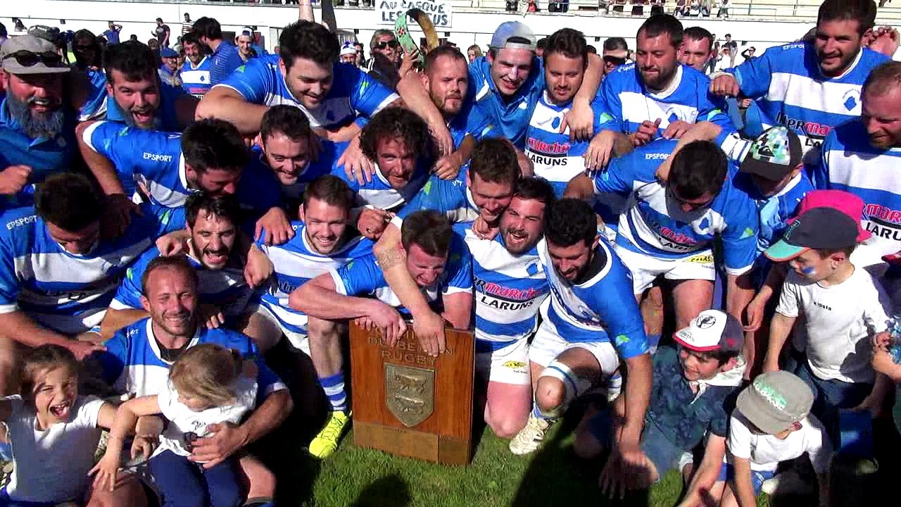 Finale Honneur du championnat du Béarn : les joueurs de Laruns soulèvent le bouclier