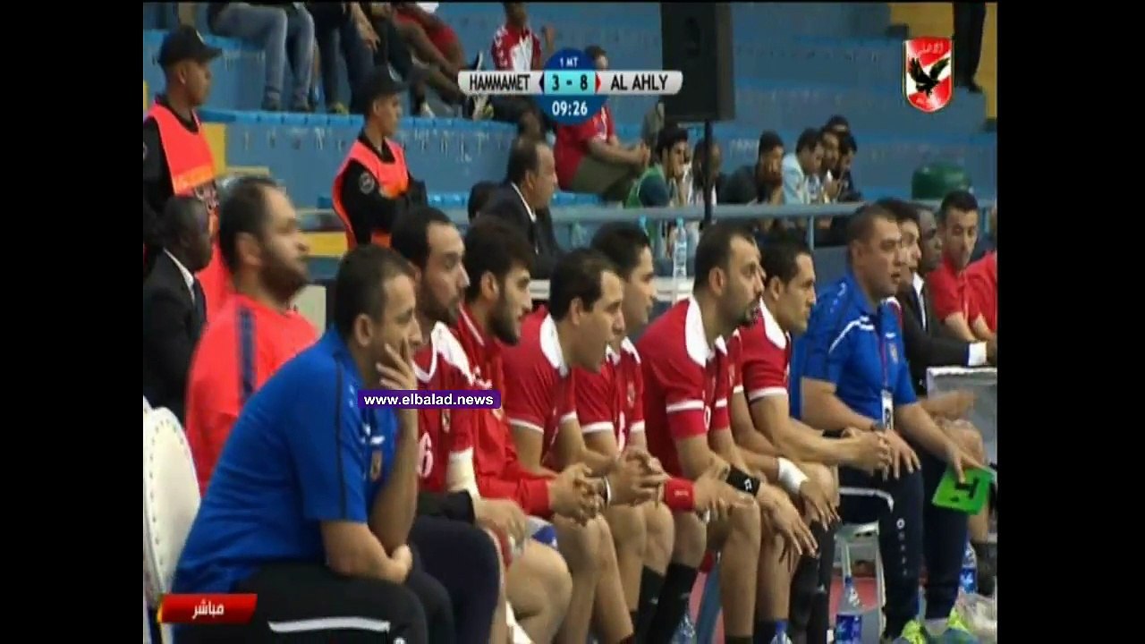 جانب من الشوط  الأول بين الأهلي و جمعية الحمامات التونسي فى نهائي كأس الكؤوس الافريقية