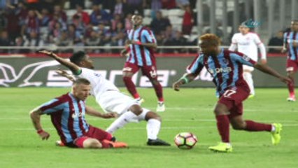 Fırtına Antalya'da Esti!