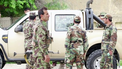 Ataque talibã provoca carnificina em base no Afeganistão