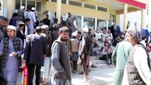 Más de 100 víctimas en ataque talibán a una base militar afgana
