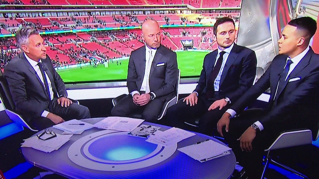 Jermaine Jenes Got Told by Alan Shearer | Chelsea vs Tottenham FA Cup Football Match 2017