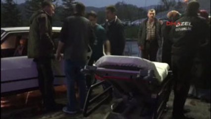 Zonguldak'ta Yolcu Minibüsü Şarampole Yuvarlandı