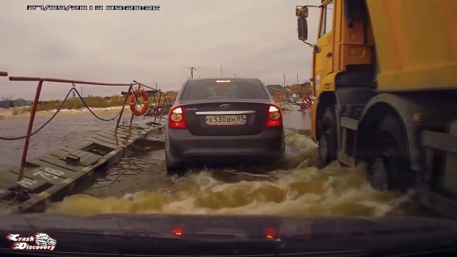 CRAZY Truck Crashes, Truck Accidents compilation 2013 - Part3