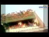 Kanpur building slab collapses due to over crowded balcony, Watch video | Oneindia News