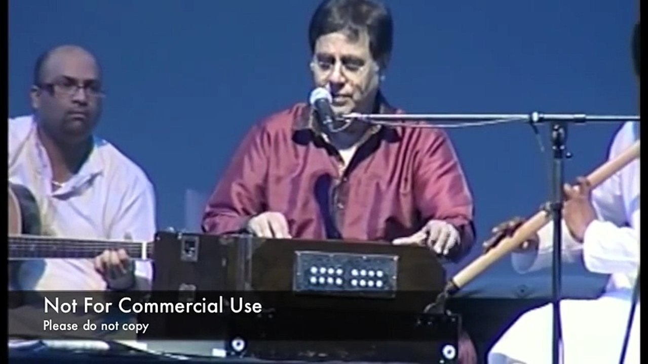 Jagjit Singh live -- Shaam Se Aankh Main Nami Si Hai -- Dubai