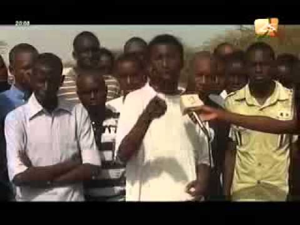 Colère des étudiants de l'UGB de St Louis - Jt Français - 06 Juillet 2012