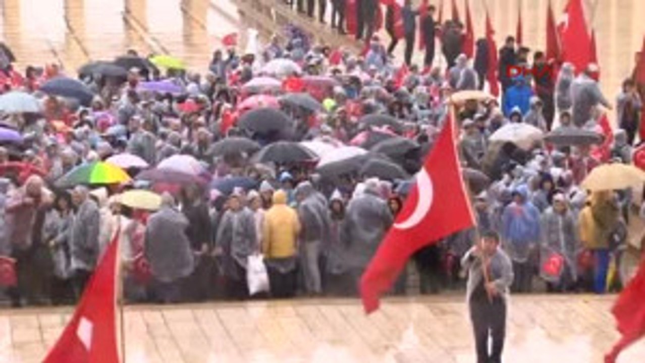 Milli Eğitim Bakanı Ismet Yılmaz, Çocuklarla Anıtkabir'i Ziyaret Etti