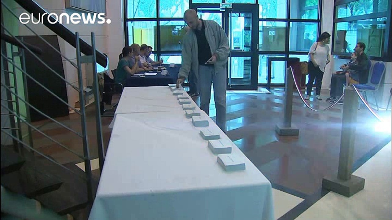 Präsidentenwahl in Frankreich: Wahllokale haben geöffnet.