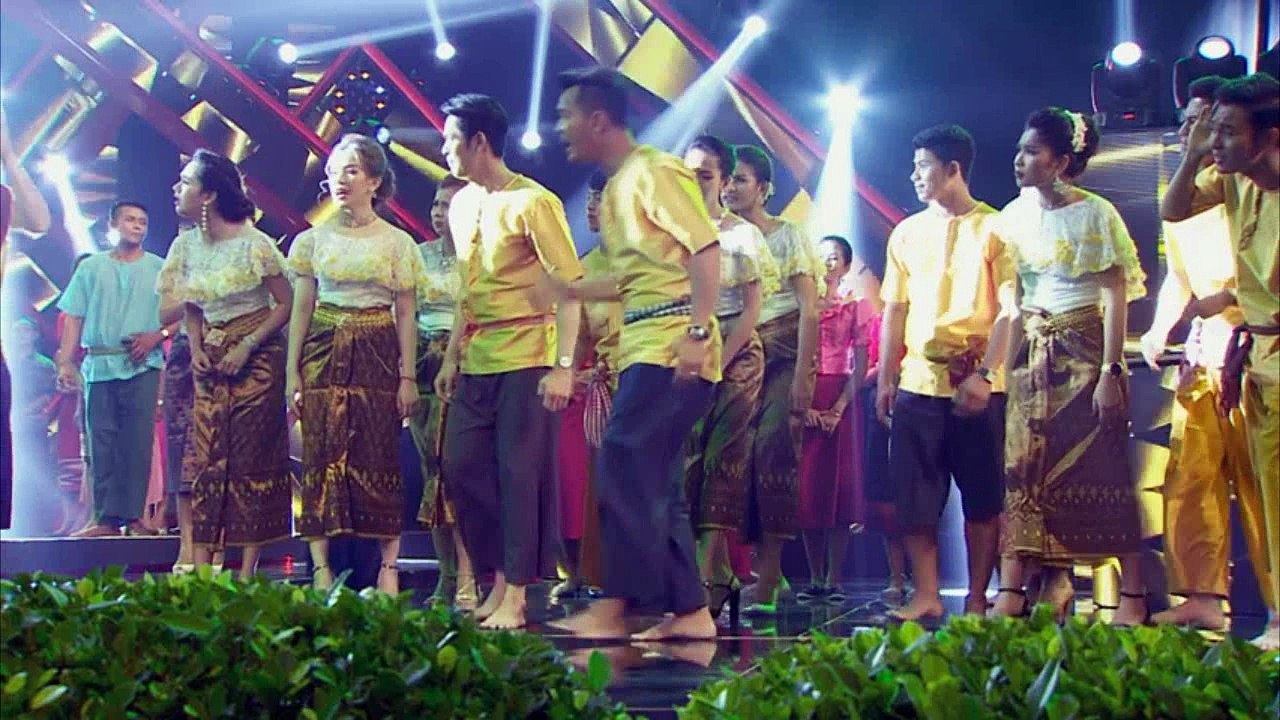 Ram vong khnat thom (រាំវង់ខ្នាតធំ - ដួង វីរៈសិដ្ឋ [OFFICIAL MV])