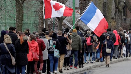 Kanada: Schlangestehen für französische Wähler in Montreal