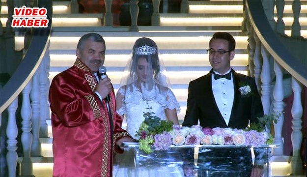 (22 NİSAN 2017) NURALAN VE POYRAZ AİLELERİNİN MUTLU GÜNÜ HANDE VE DÜNDAR MUTLU BİR ÖMÜR İÇİN “EVET” DEDİ…