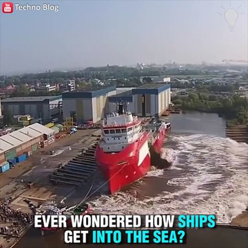 Compilation de mise à la mer de navires... Toujours impressionnant