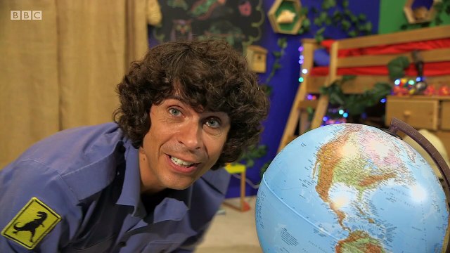 Andy's Secret Hideout - S1E01. Magnifying Glass