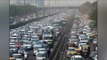 Delhi-Gurgaon road blocked by cabbies to protest SC ban on diesel taxi | Oneindia News