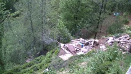 Rize'de Fırtına Nedeniyle 2 Katlı Ahşap Ev Çöktü: 1 Yaralı