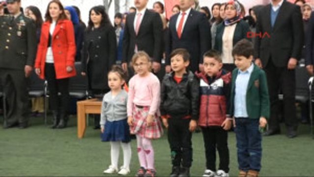 Ardahan'da Yumurta Taşıma ve Yoğurt Yeme Yarışı