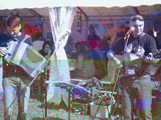 ambiance a la fête de l humanité au stand du Morbihan