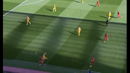 Coutinho Introduces Himself To Some LFC Fans