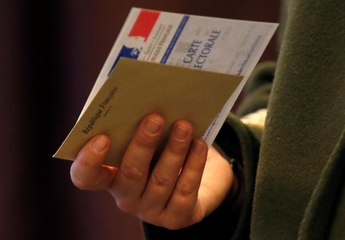 Présidentielle: Taux de participation en légère baisse à 17H par rapport à 2012