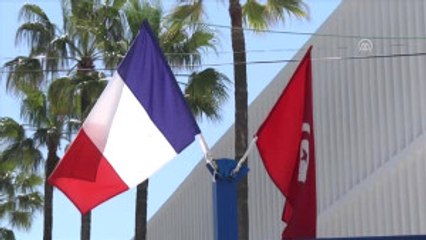 Fransa'da Cumhurbaşkanı Seçiminin Ilk Turu Başladı