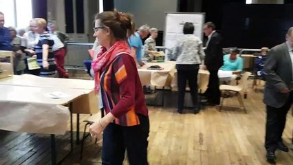 Dépouillement à la salle des fêtes de Vienne