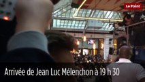 Arrivée de Jean Luc Mélenchon à son Q.G., le bar Belushi's