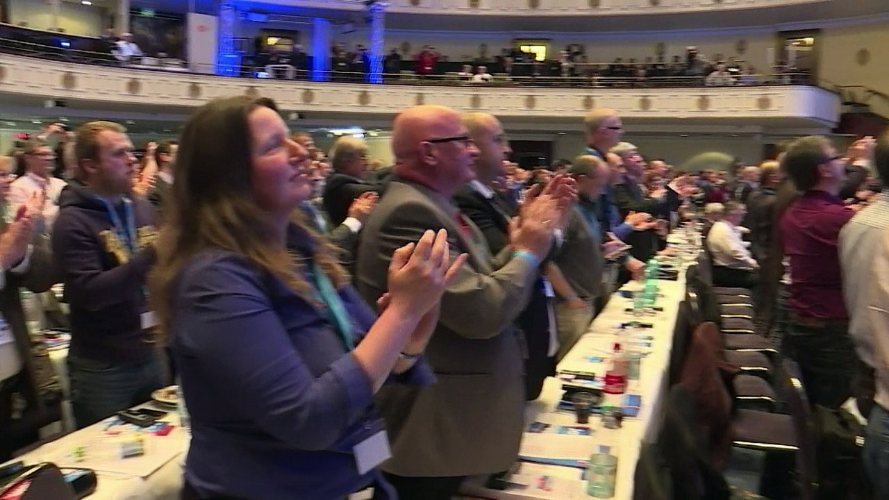 AfD zieht mit Spitzenduo Gauland und Weidel in den Wahlkampf