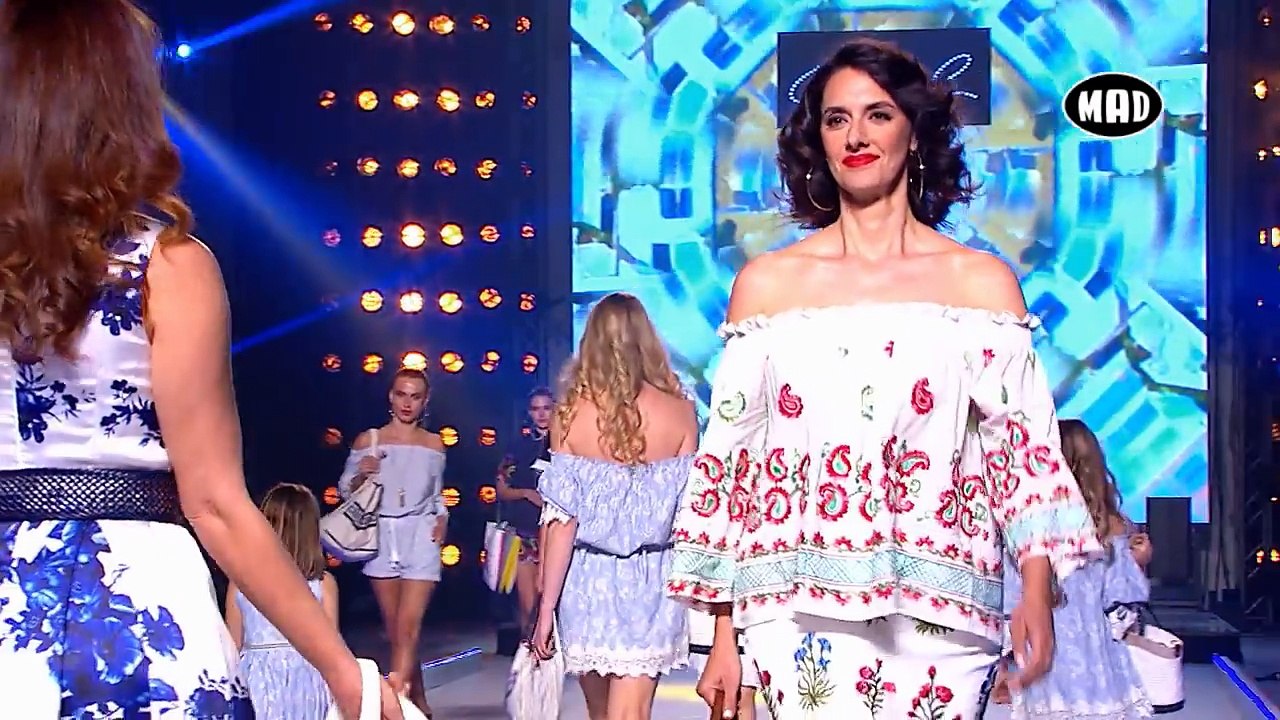 Μελίνα Ασλανίδου - Με φωνάζουνε με το μικρό μου _ Μες το σπίτι δε μένει κανείς (MadWalk 2017)