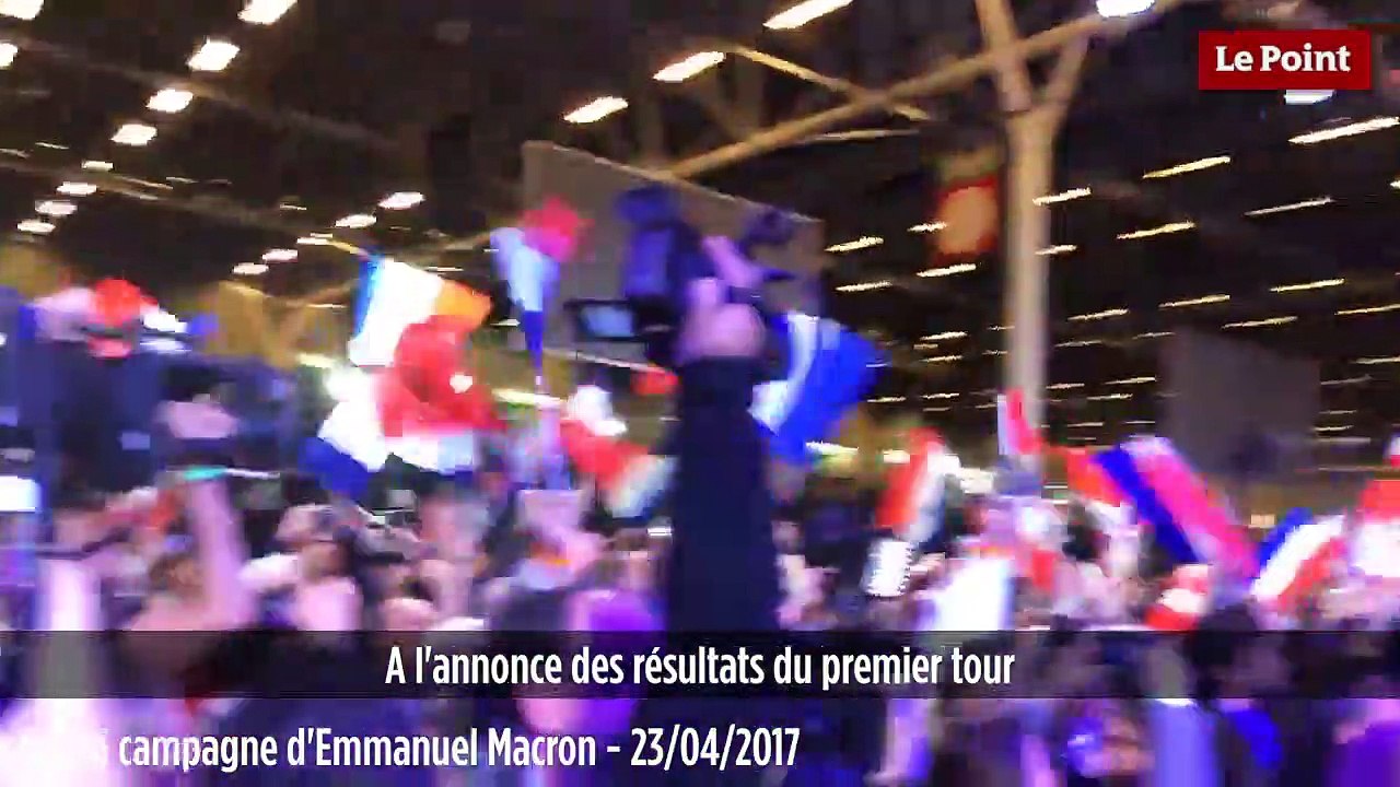 Le public en liesse à l'annonce des résultats au QG d'Emmanuel Macron