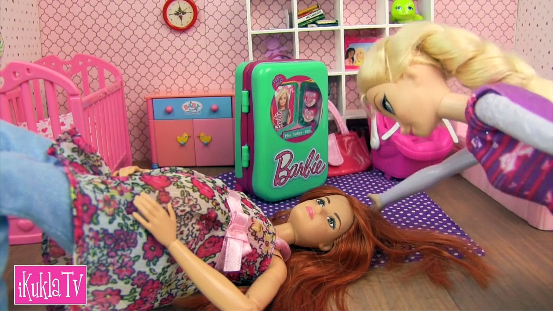 Embarazada y de dibujos animados muñeca Barbie embarazada Steffi nacimiento de una madre niña midg hija barbie - video dailymotion