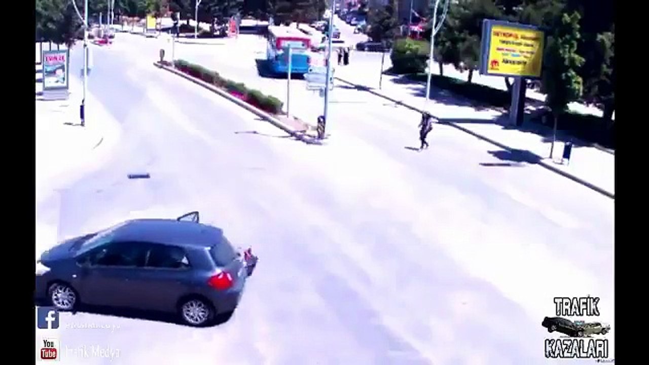 Kadın el frenini çekmiyor ve o kaza meydana geliyor izleyin sizlerde aynı hataya düşmeyin