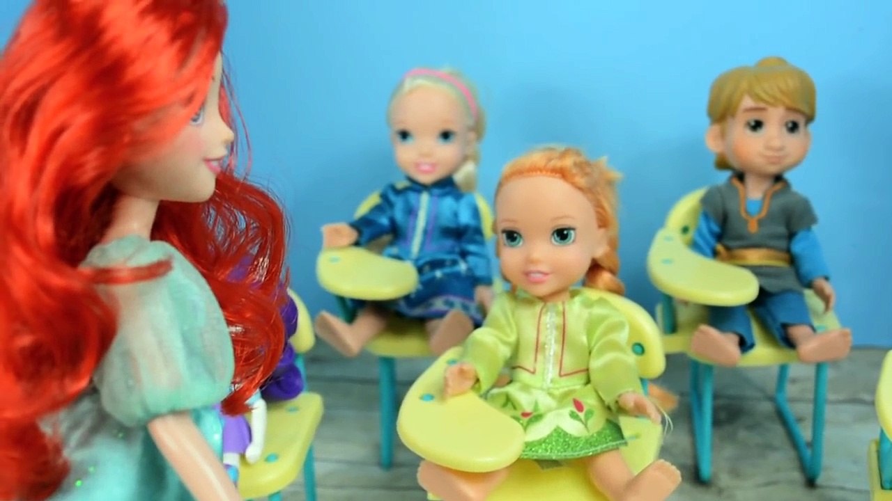 SCHOOL ! Elsa & Anna toddlers – Little Anna afraid of Bully - Math problems - teacher Barb