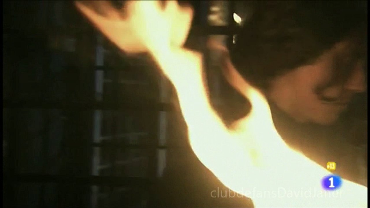 AGUILA ROJA AVISA AL COMISARIO NUÑO ES INOCENTE ESCENA 36