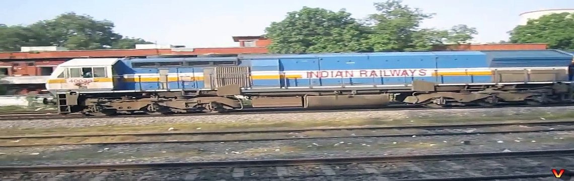 WDP-4B Sapt Kranti Express skips Gorakhpur Cantt. on NER !!!