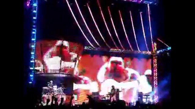 Muse - Supermassive Black Hole, Milan Datchforum, 12/04/2006