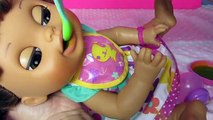 Vivant et bébé en changeant poupée alimentation réal déballage surprises