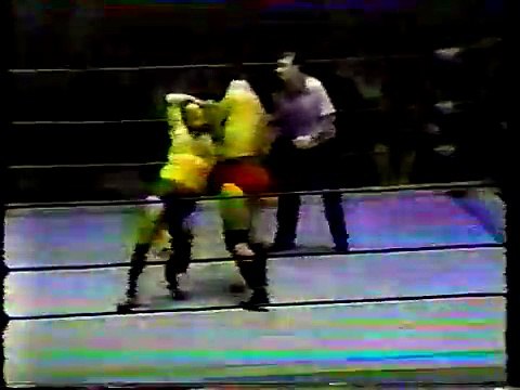 Maple Leaf Wrestling: Killer Khan vs. Johnny Weaver
