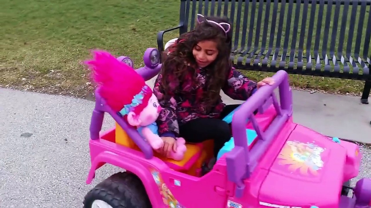 Bad Kids Driving Parents Car - Scary Killer Clown Attacks Kids 3 !! family fun vlogs