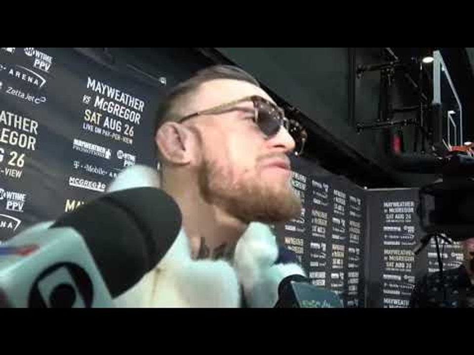 Conor McGregor Asked What Would Happen If He And Floyd Mayweather Got Into A Bar Fight