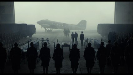 Lily James, Gary Oldman In 'Darkest Hour' First Trailer