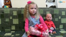 ✔ Кукла Беби Борн и Ярослава открывают подарок от Крестного папы / Doll Baby Born with Yaroslava ✔