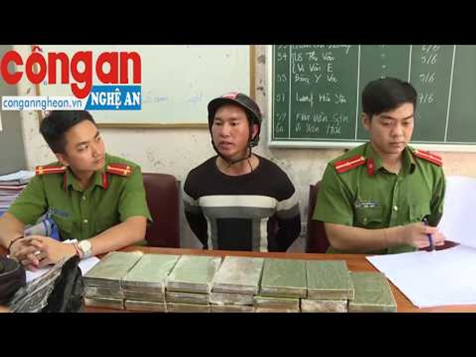 Nghệ An: Bắt đối tượng vận chuyển 20 bánh heroin